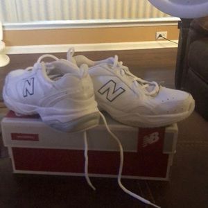 Women New Balance 624 size 9.5 standard/ medium width